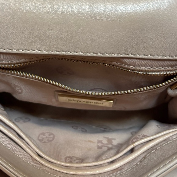 Tory Burch Quilted Handbag - Picture 6 of 7